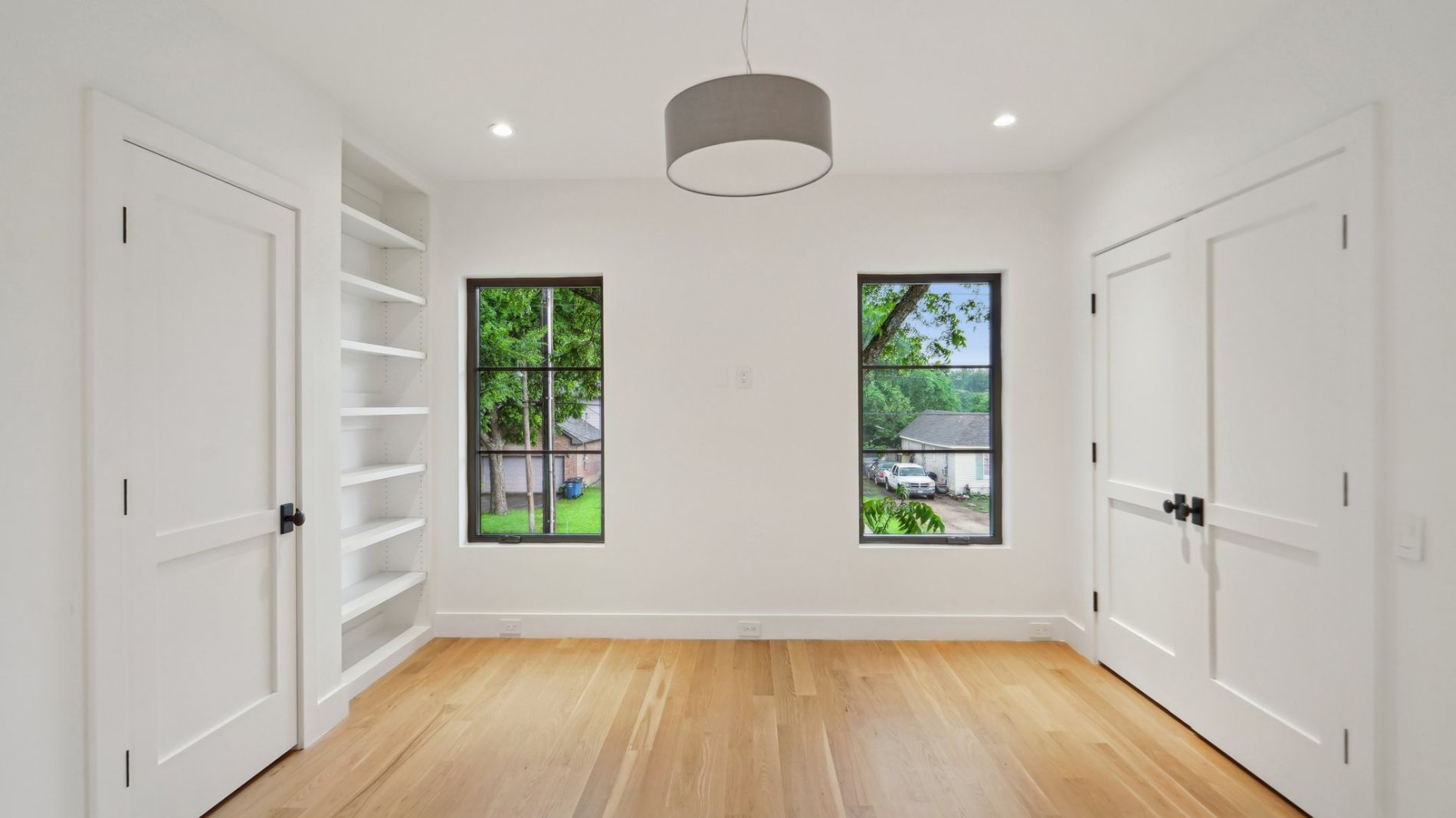 Guest Bedroom 1 Guest Bedroom 1